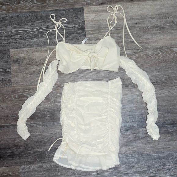 Lucy In The Sky 2 piece Set - Picture 2 of 6